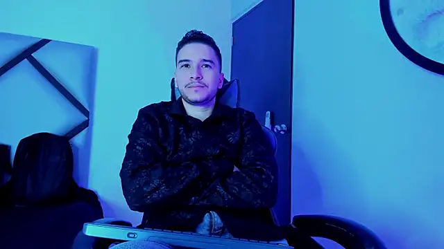 Snapshot of mike_257 chatting on 10.28.25 mike 257 online show from 10.28.25