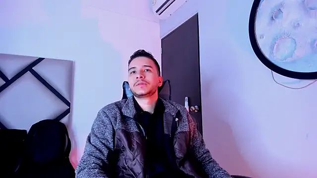 Snapshot of mike_257 chatting on 11.03.25 mike 257 online show from 11.03.25