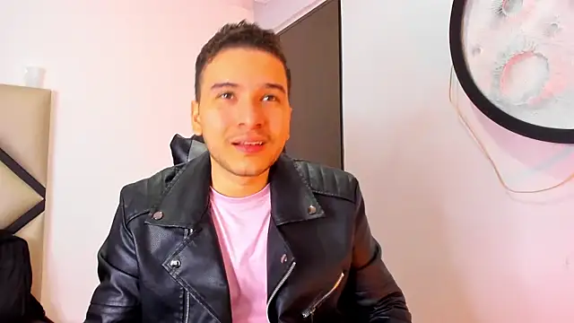 Snapshot of mike_257 chatting on 11.08.25 mike 257 online show from 11.08.25