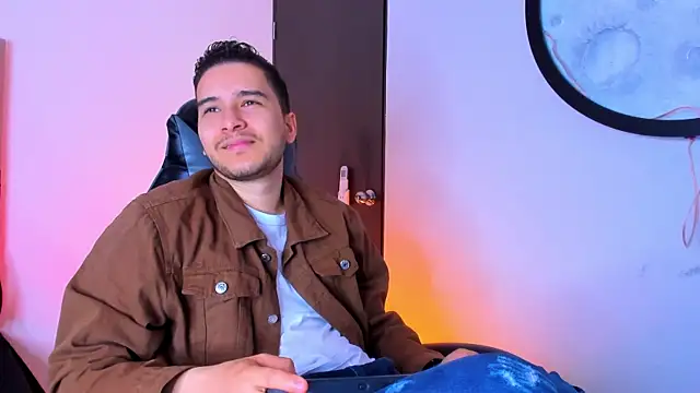 Snapshot of mike_257 chatting on 11.12.25 mike 257 online show from 11.12.25