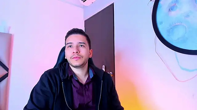 Snapshot of mike_257 chatting on 11.13.25 mike 257 online show from 11.13.25