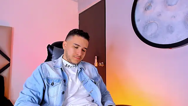 Snapshot of mike_257 chatting on 11.15.25 mike 257 online show from 11.15.25