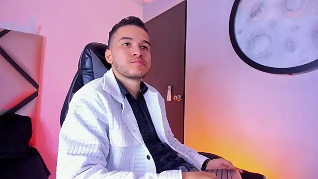 Snapshot of mike_257 chatting on 11.19.25 mike 257 online show from 11.19.25