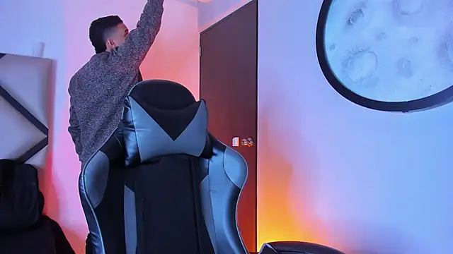 Snapshot of mike_257 chatting on 11.21.25 mike 257 online show from 11.21.25