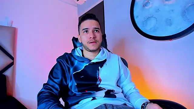 Snapshot of mike_257 chatting on 11.22.25 mike 257 online show from 11.22.25