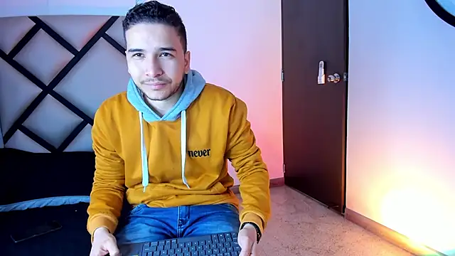 Snapshot of mike_257 chatting on 11.27.25 mike 257 online show from 11.27.25