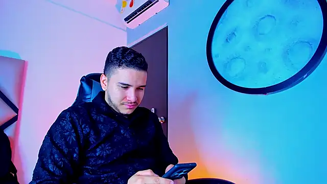 Snapshot of mike_257 chatting on 11.29.25 mike 257 online show from 11.29.25