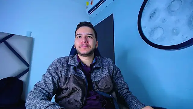 Snapshot of mike_257 chatting on 12.19.25 mike 257 online show from 12.19.25