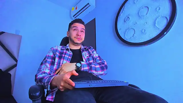 Snapshot of mike_257 chatting on 01.07.26 mike 257 online show from 01.07.26