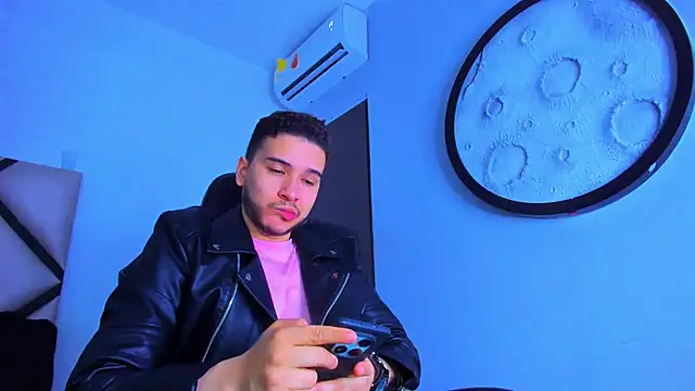 Snapshot of mike_257 chatting on 01.08.26 mike 257 online show from 01.08.26