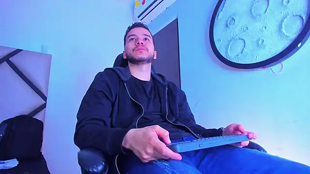 Snapshot of mike_257 chatting on 02.05.26 mike 257 online show from 02.05.26