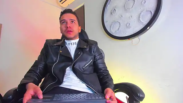 Snapshot of mike_257 chatting on 02.07.26 mike 257 online show from 02.07.26