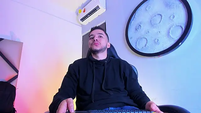 Snapshot of mike_257 chatting on 02.18.26 mike 257 online show from 02.18.26