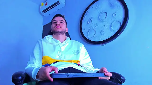 Snapshot of mike_257 chatting on 02.24.26 mike 257 online show from 02.24.26