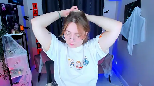 Snapshot of fairy_tara chatting on 11.01.25 fairy tara online show from 11.01.25