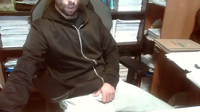 Snapshot of topg84 chatting on 10.23.25 topg84 online show from 10.23.25