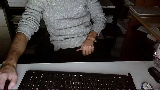 Snapshot of topg84 chatting on 11.02.25 topg84 online show from 11.02.25