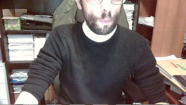 Snapshot of topg84 chatting on 11.04.25 topg84 online show from 11.04.25