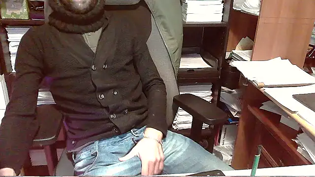 Snapshot of topg84 chatting on 11.06.25 topg84 online show from 11.06.25