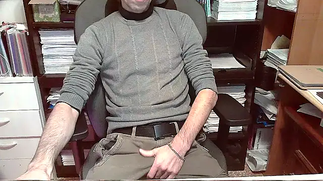 Snapshot of topg84 chatting on 11.11.25 topg84 online show from 11.11.25