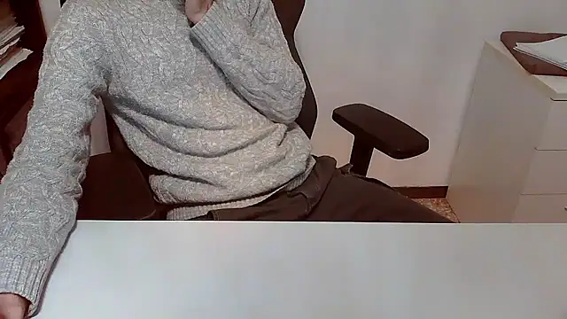 Snapshot of topg84 chatting on 12.01.25 topg84 online show from 12.01.25