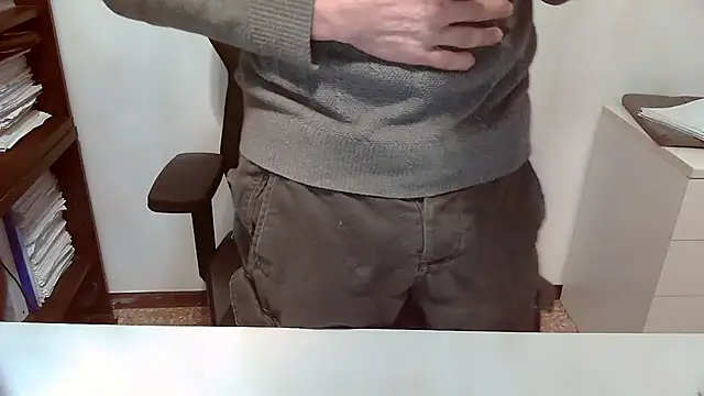 Snapshot of topg84 chatting on 12.02.25 topg84 online show from 12.02.25