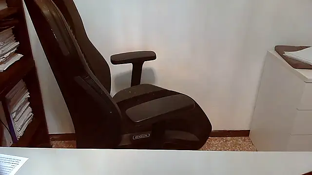 Snapshot of topg84 chatting on 12.03.25 topg84 online show from 12.03.25