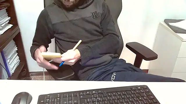 Snapshot of topg84 chatting on 12.03.25 topg84 online show from 12.03.25