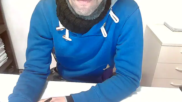 Snapshot of topg84 chatting on 12.15.25 topg84 online show from 12.15.25