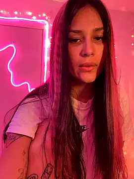 Mia Miaww online show from 10.20.25