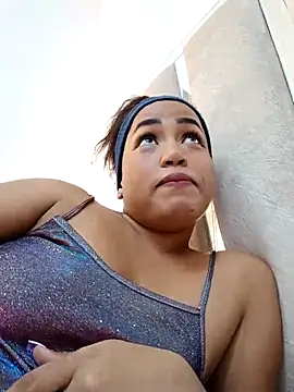 NahomiWalker  online show from 11.12.25