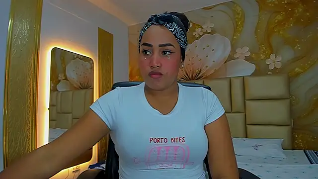 NahomiWalker  online show from 01.06.26