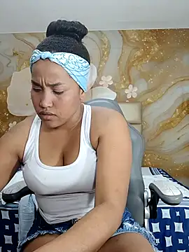 NahomiWalker  online show from 02.21.26