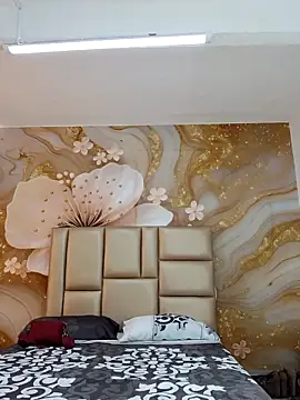 NahomiWalker  online show from 04.07.26