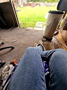 bbyxklaus online show from 10.21.25