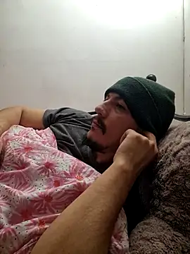 bbyxklaus online show from 10.30.25