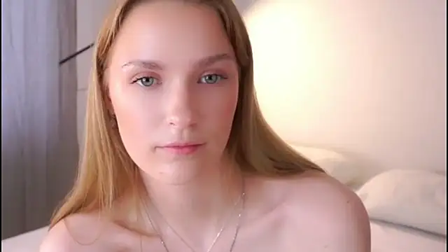 Helenspensy  online show from 10.18.25