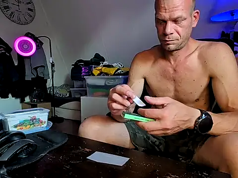 Kinky Play1 online show from 06.25.26