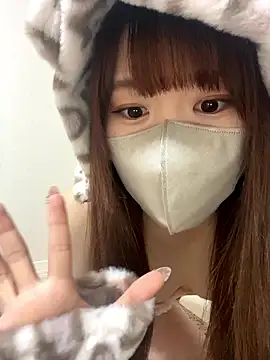 Snapshot of kosho_n chatting on 10.30.25 kosho n online show from 10.30.25