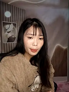 Snapshot of Fish_yellow chatting on 11.01.25 Fish yellow online show from 11.01.25