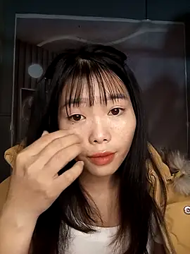 Snapshot of Fish_yellow chatting on 11.03.25 Fish yellow online show from 11.03.25