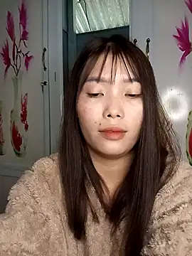 Snapshot of Fish_yellow chatting on 11.13.25 Fish yellow online show from 11.13.25