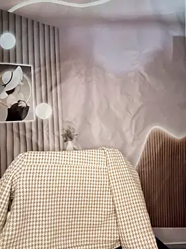 Snapshot of Fish_yellow chatting on 11.15.25 Fish yellow online show from 11.15.25