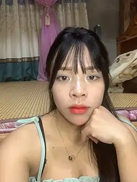 Snapshot of Duck_dona chatting on 10.21.25 Duck dona online show from 10.21.25