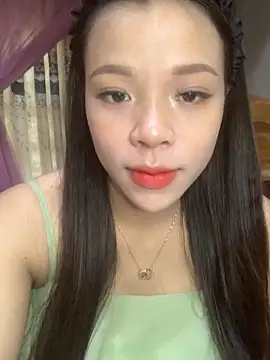 Snapshot of Duck_dona chatting on 10.28.25 Duck dona online show from 10.28.25