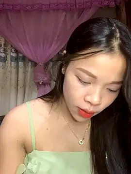 Snapshot of Duck_dona chatting on 10.31.25 Duck dona online show from 10.31.25