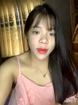 Snapshot of Duck_dona chatting on 11.08.25 Duck dona online show from 11.08.25