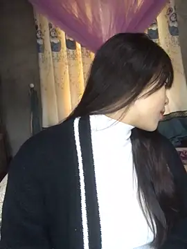 Snapshot of Duck_dona chatting on 12.04.25 Duck dona online show from 12.04.25