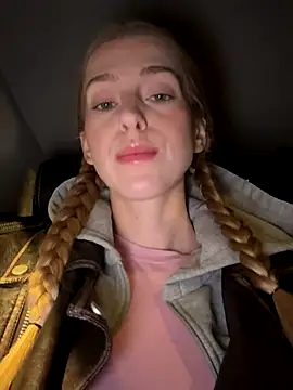 kira mia online show from 11.25.25