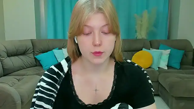 Stella Light online show from 11.04.25